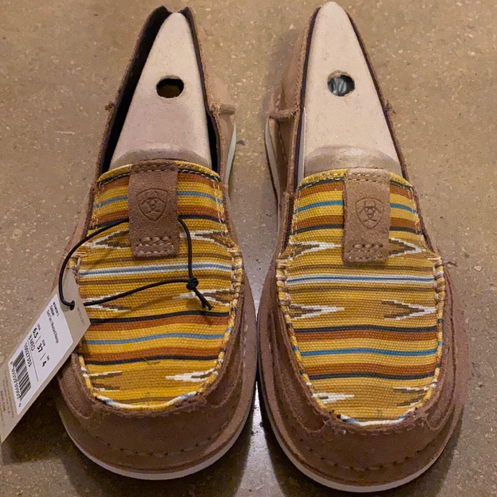 Ariat Cruisers